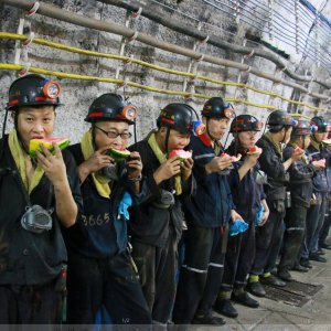 酷暑難耐，劉莊煤礦將“清涼”送到每一名職工心里