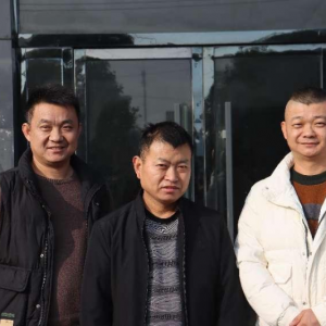 和睦兄弟三十年不分家，撐起父母晚年幸福生活——潁上縣謝橋鎮(zhèn)姜允紅三兄弟的故事
